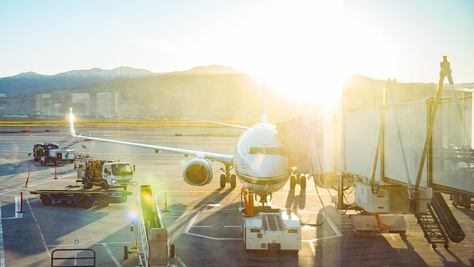 Editorial travel scene for finding cheap flights from milan from Milan