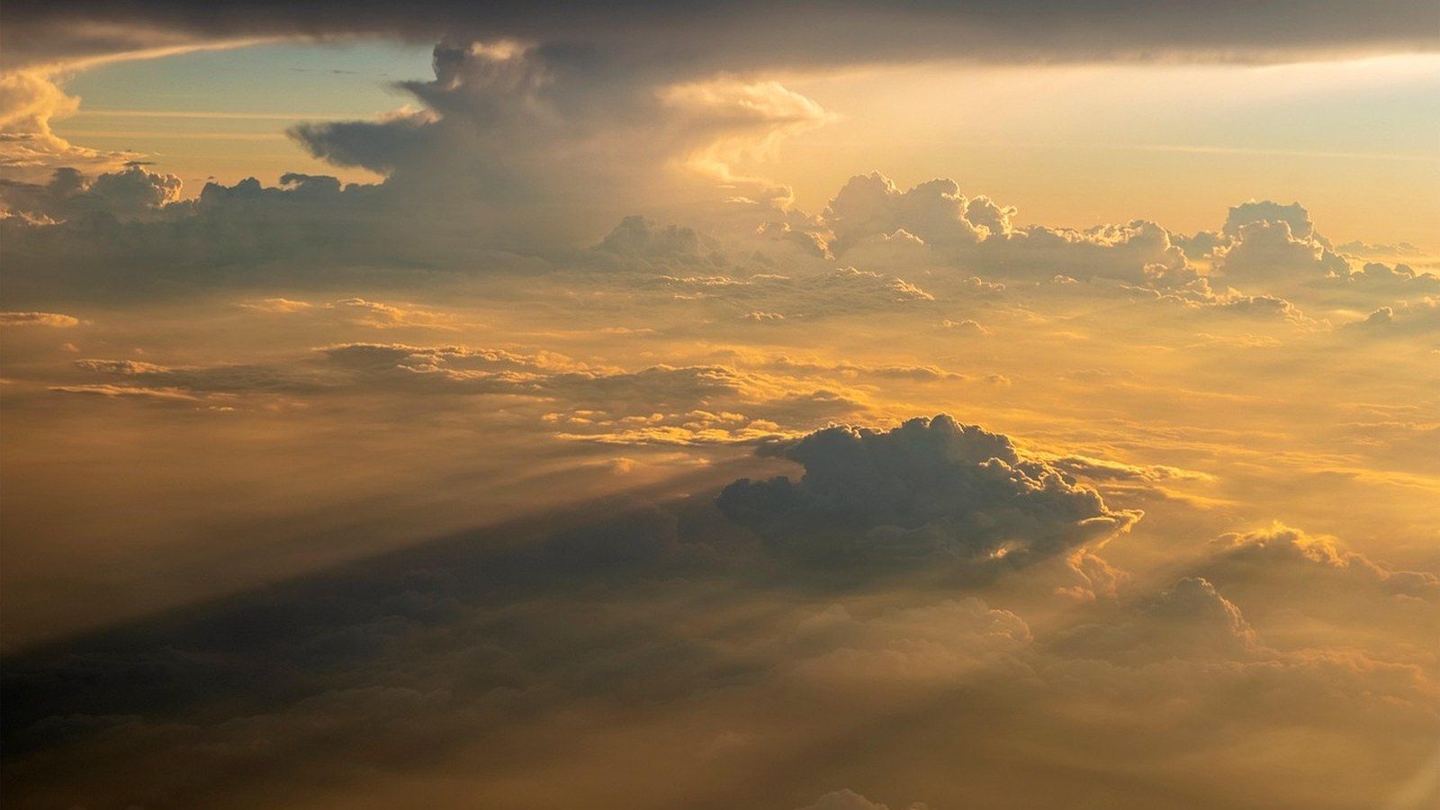 Editorial travel scene for finding cheapest flights from brussels to anywhere from Brussels